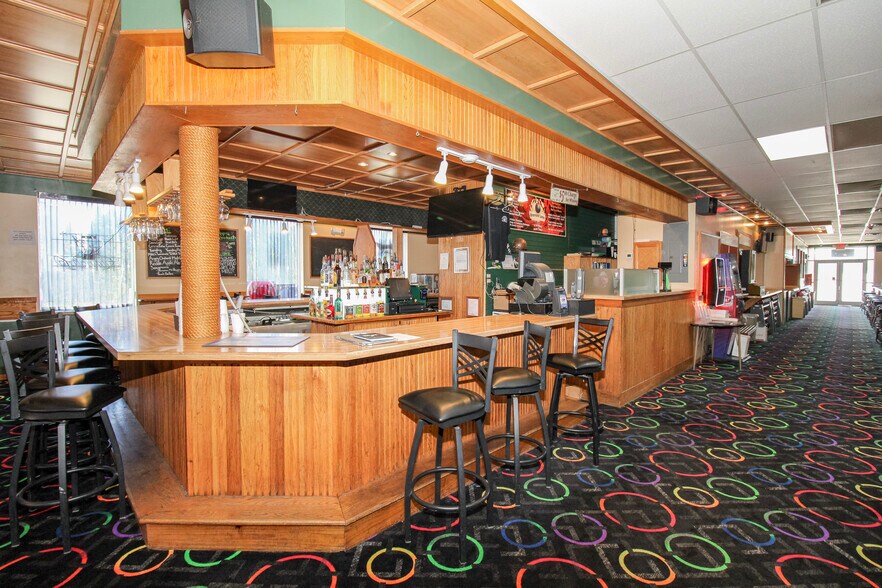 More Photos Of 125 Main St, Huron Bowling Alley For Sale