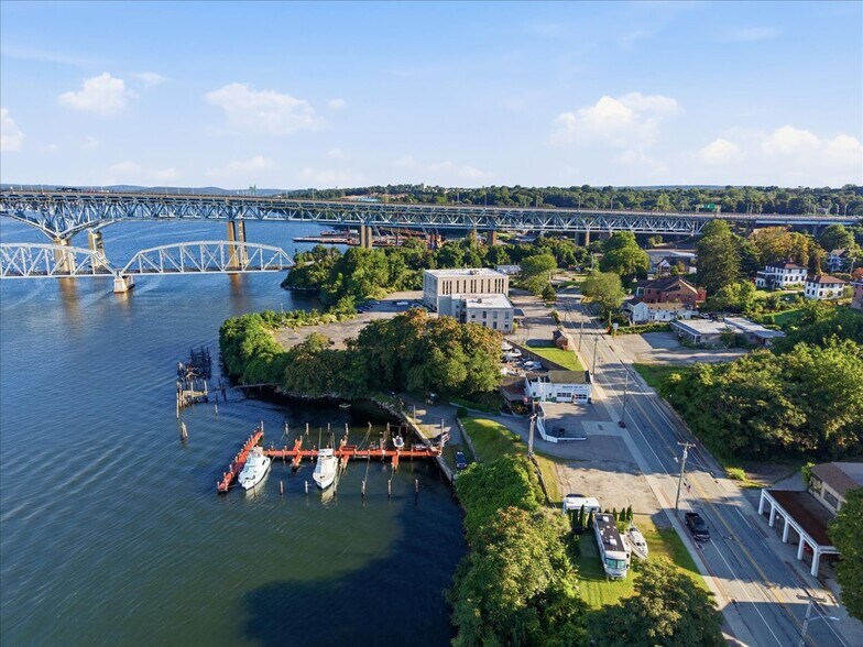More Photos Of 53 Thames St, Groton Marina For Sale