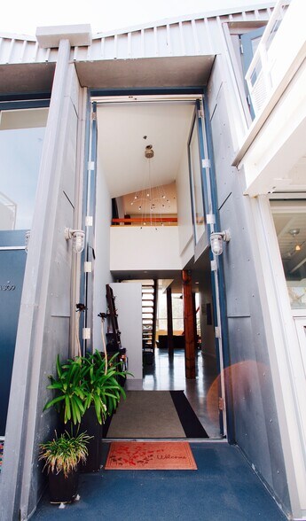More Photos Of 615 Hampton Dr, Venice Apartments For Sale