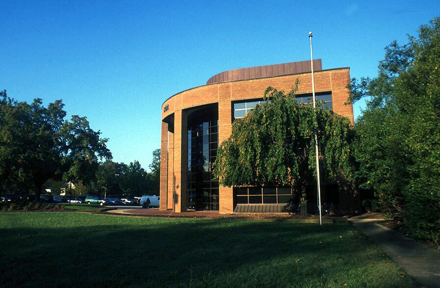 More Photos Of 801 Oberlin Rd, Raleigh Office For Lease