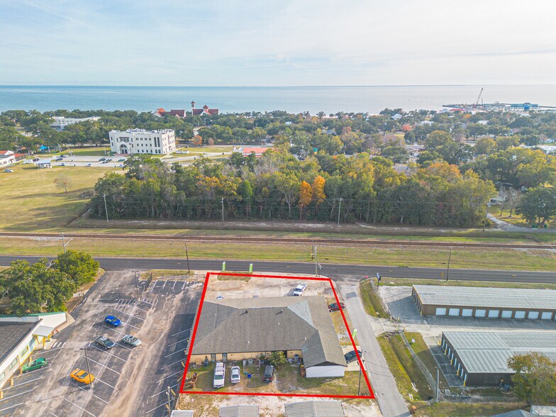 More Photos Of 520 E Railroad St, Long Beach Office For Sale