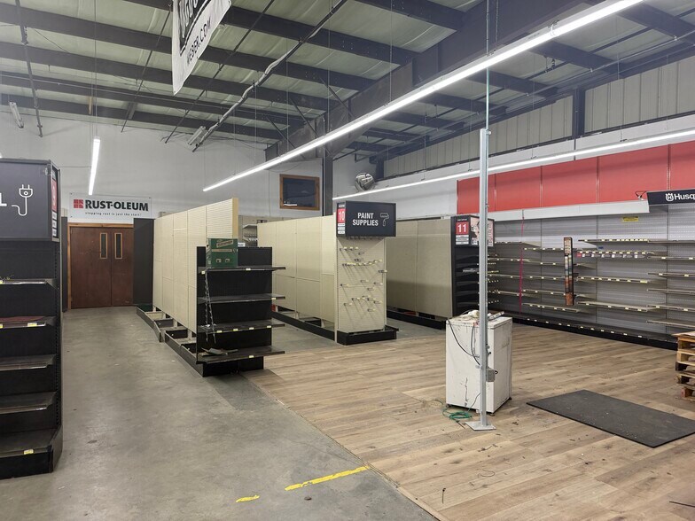 More Photos Of 262 US ROUTE 1, Freeport Light Manufacturing For Lease