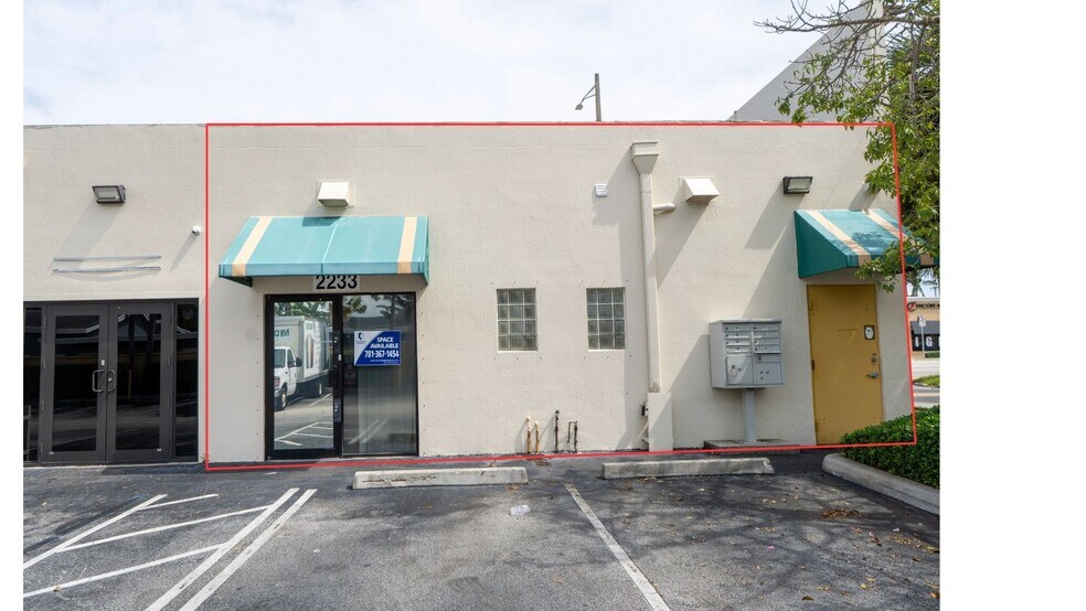 More Photos Of 2215-2223 S Federal Hwy, Fort Lauderdale Storefront For Lease