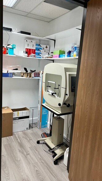 More Photos Of 44215 15th St W, Lancaster Medical For Sale