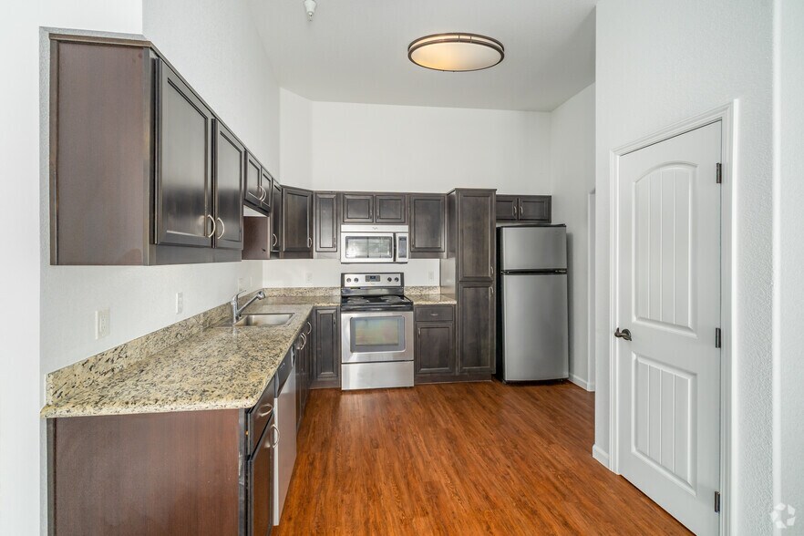 More Photos Of 1520 16th St, Sacramento Apartments For Lease