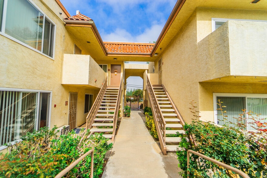 Primary Photo Of 8755 Mesa Rd, Santee Apartments For Sale