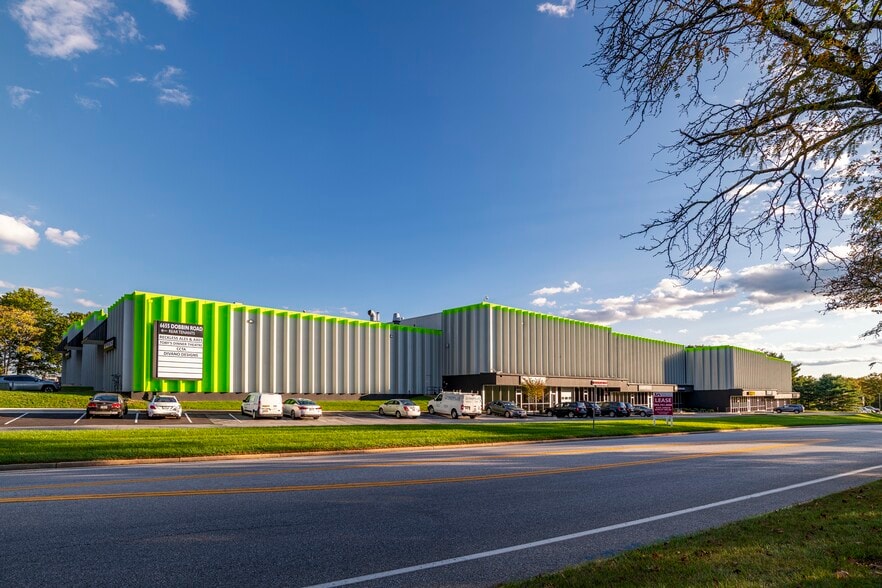 More Photos Of 6655 Dobbin Rd, Columbia Warehouse For Lease