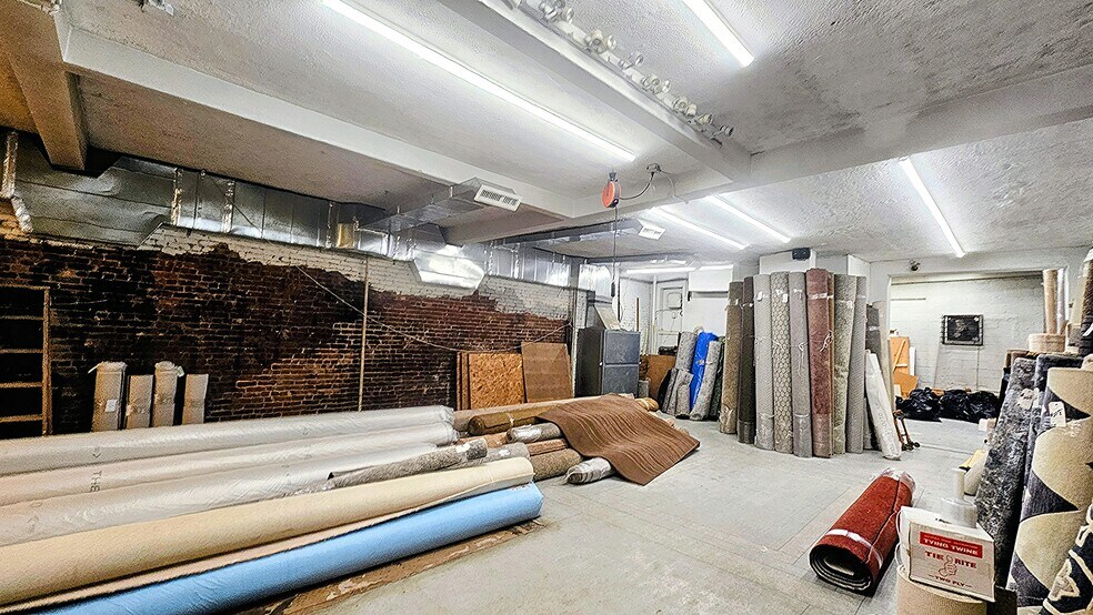 More Photos Of 1492 1st Ave, New York Apartments For Lease