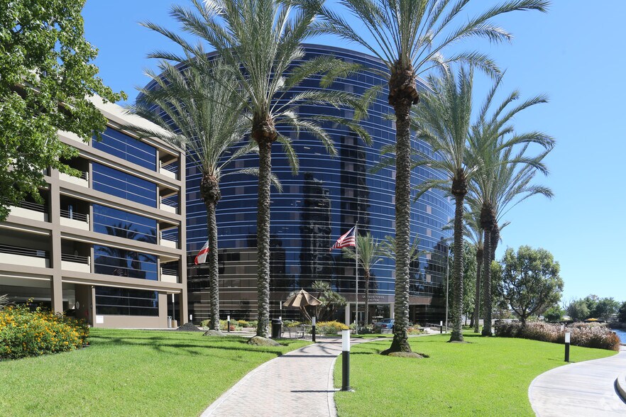 More Photos Of 4 Hutton Centre Dr, Santa Ana Serviced Offices For Lease
