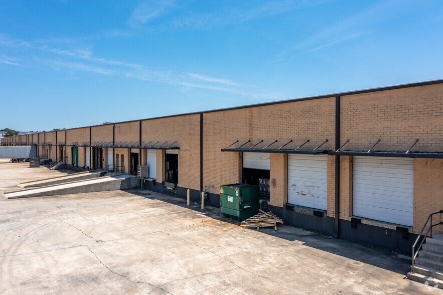 More Photos Of 801 Blacklawn Rd SW, Conyers Warehouse For Lease