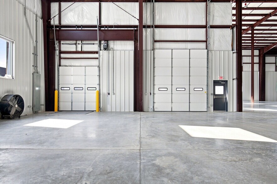 More Photos Of 1440 Bland, Louisville Warehouse For Lease