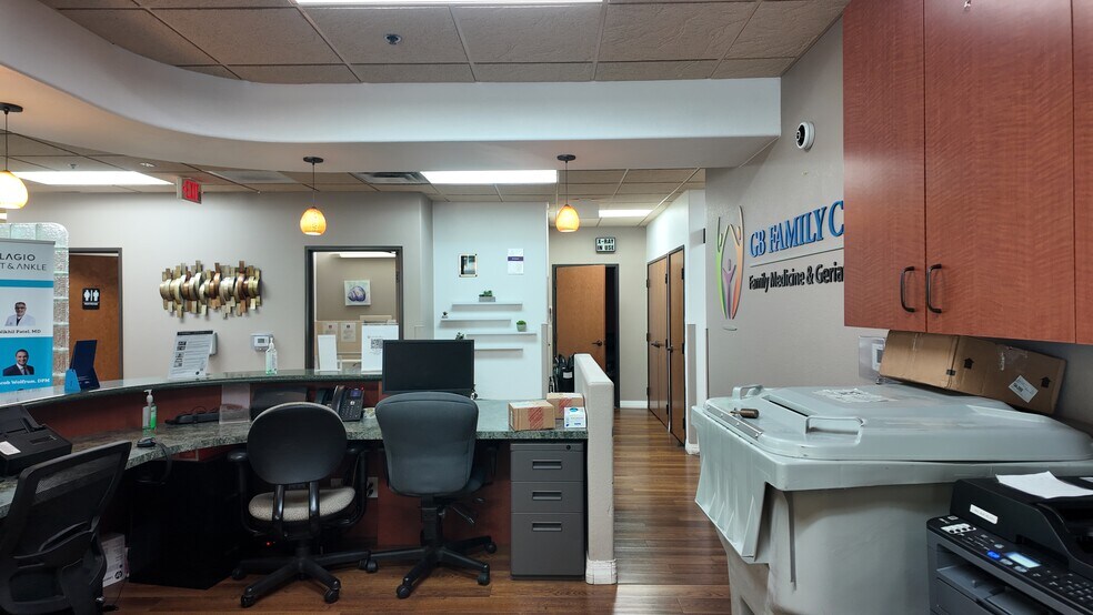 More Photos Of 9150 W Indian School Rd, Phoenix Medical For Sale