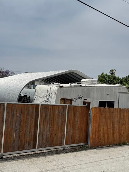 More Photos Of 1434-1444 Garnet Ave, San Diego Storefront For Sale