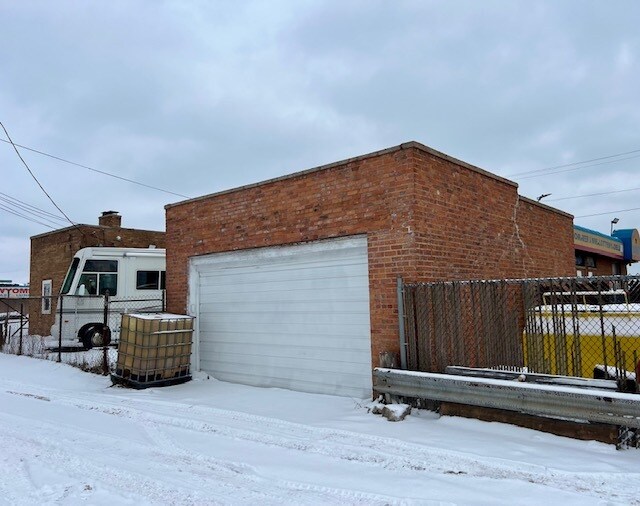 More Photos Of 5021 Wyoming St, Dearborn Convenience Store For Sale