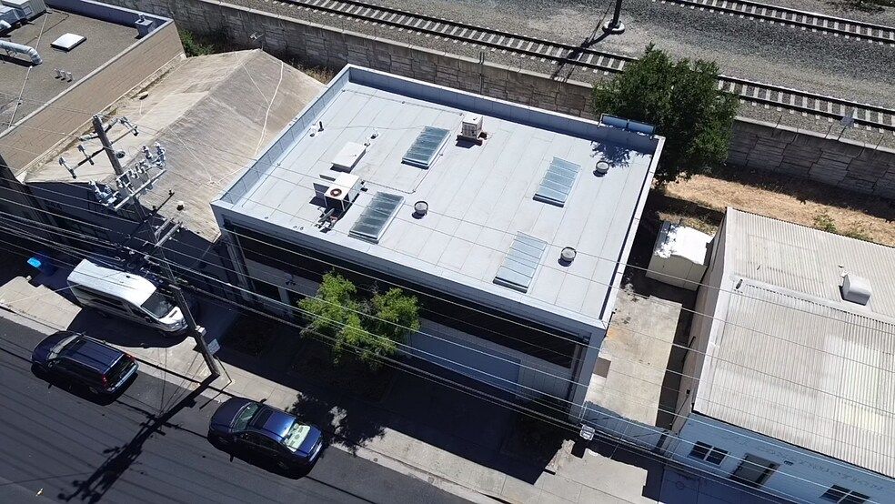 More Photos Of 840 Old County Rd, Belmont Warehouse For Lease