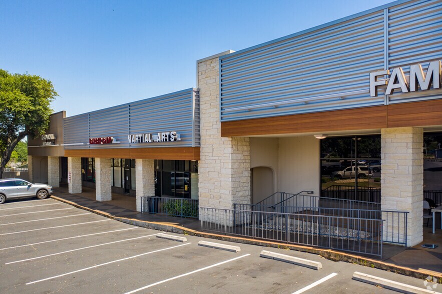 More Photos Of 1901 W William Cannon Dr, Austin Freestanding For Lease