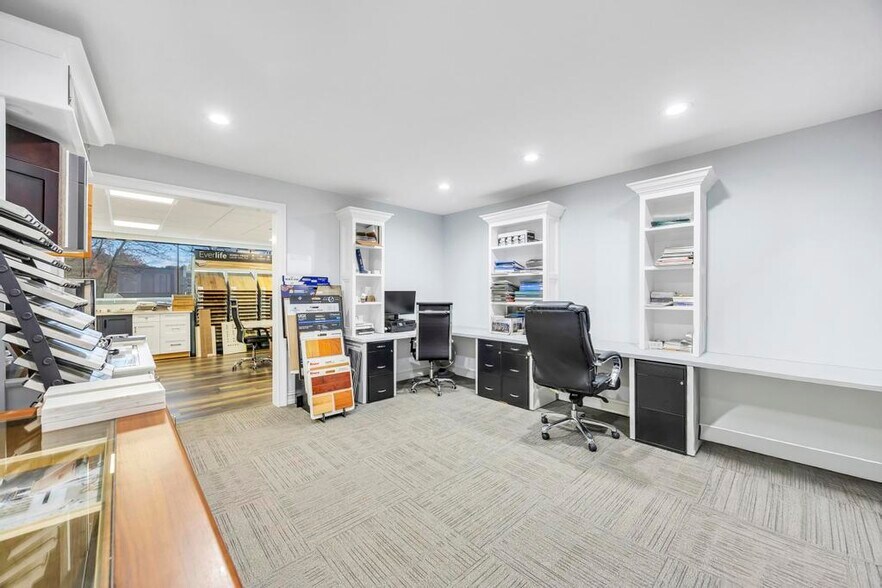 More Photos Of 2231 Fifth Ave, Ronkonkoma Warehouse For Sale