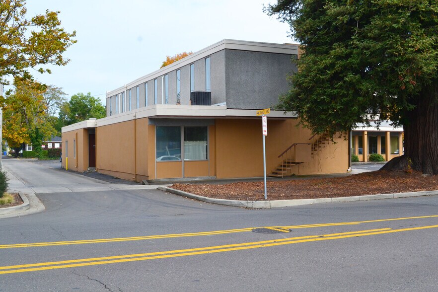 More Photos Of 565 Union St NE, Salem Office For Lease