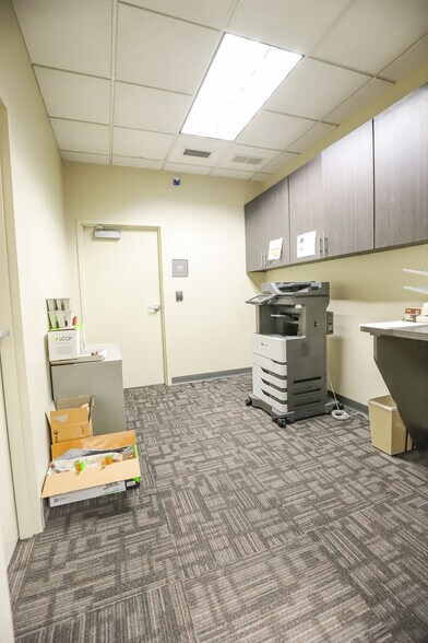 More Photos Of 3811 NW 40th Ter, Gainesville Office For Lease