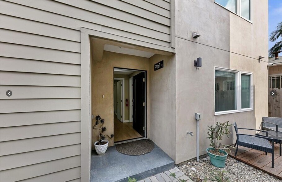 More Photos Of 961 N St Andrews Pl, Los Angeles Apartments For Sale
