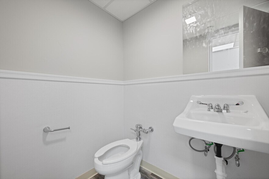 More Photos Of 325 Bridge St, Old Forge Manufacturing For Lease