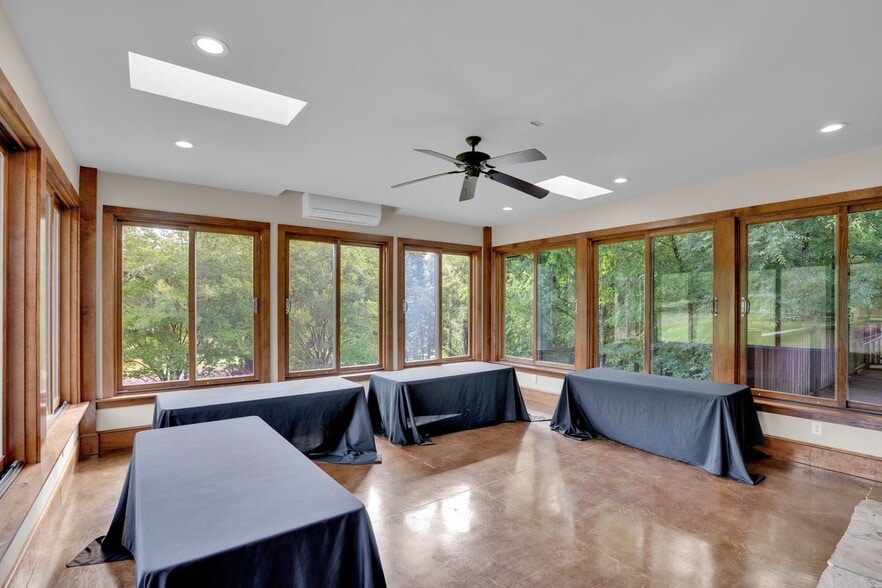 More Photos Of 1530 Buck Hill Rd, Ridgeway Industrial For Sale