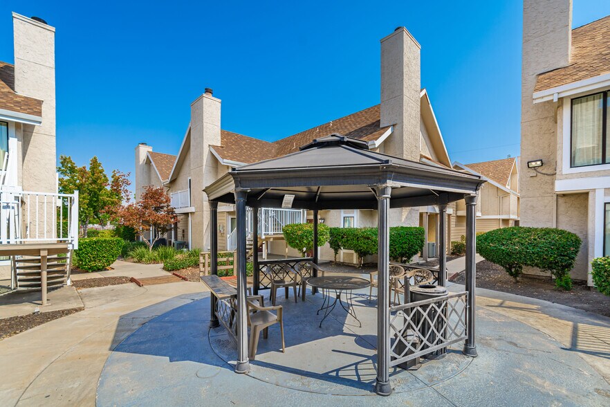 More Photos Of 1530 Howe Ave, Sacramento Hotel For Sale