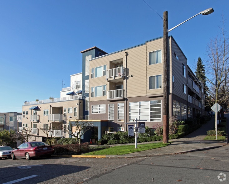 More Photos Of 215 NE 40th St, Seattle Office For Sale
