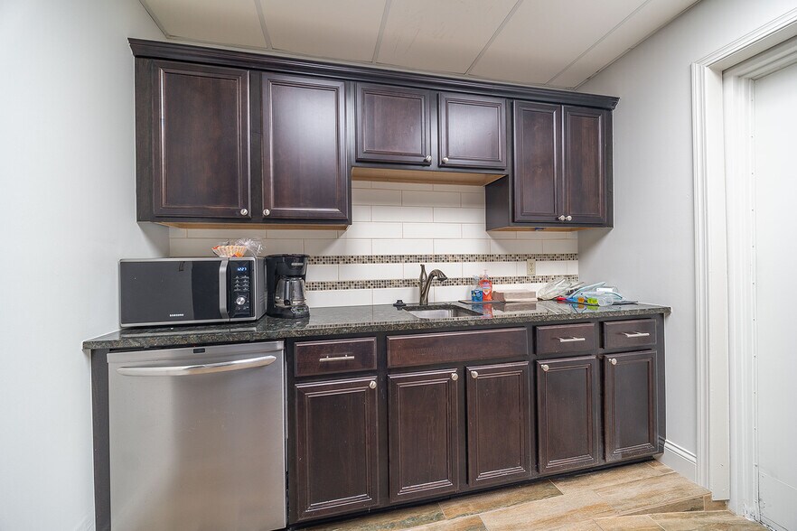 More Photos Of 3657 Trabue Rd, Columbus Warehouse For Sale