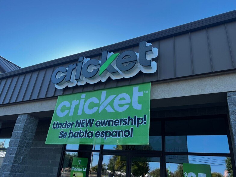 More Photos Of 8336 Highway 62 Hwy, White City Storefront Retail Office For Lease