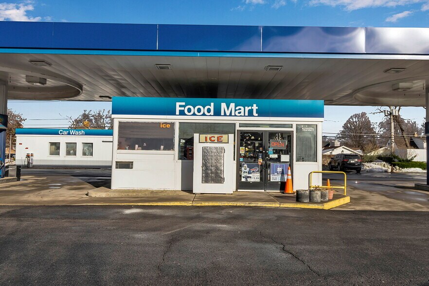 More Photos Of 2050 Sheridan Dr, Buffalo Fast Food For Lease