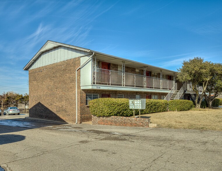 More Photos Of 7215-7219 N MacArthur Blvd, Warr Acres Apartments For Sale