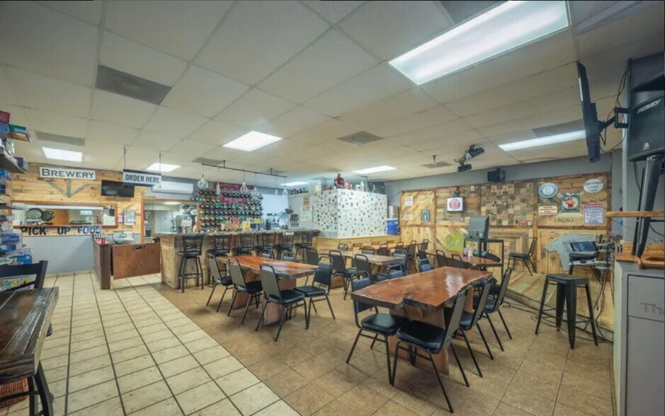 More Photos Of 1107 Cherokee Ave, Seneca Restaurant For Sale