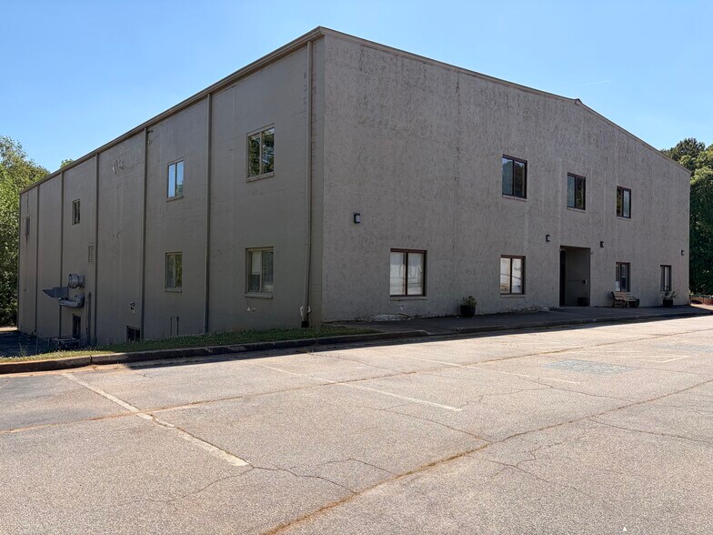 More Photos Of 1151 Flat Shoals Rd SE, Conyers Light Distribution For Lease