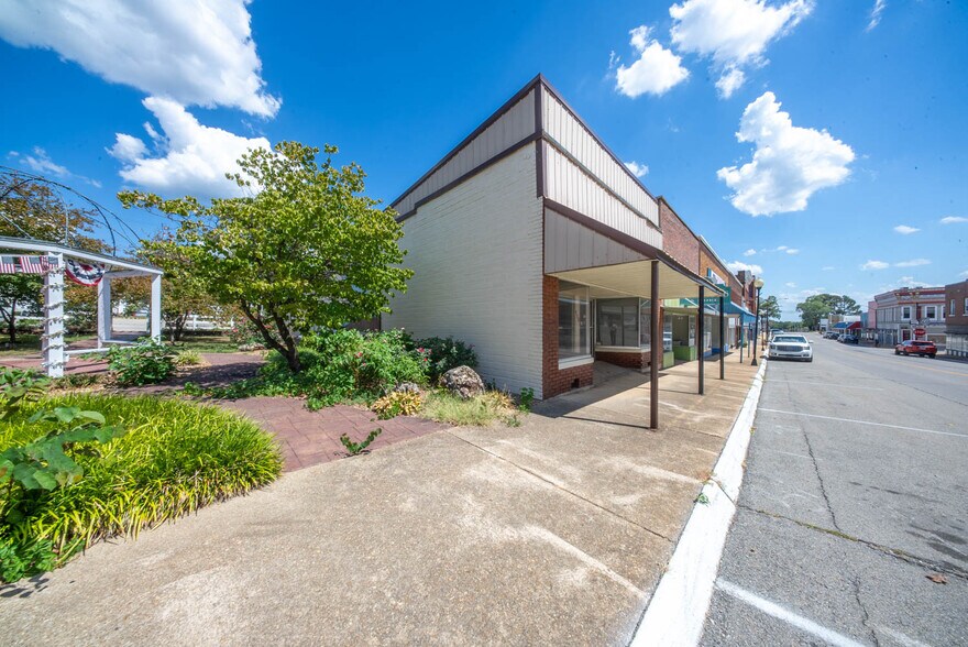 More Photos Of 113 E Main St, Willow Springs Storefront For Sale
