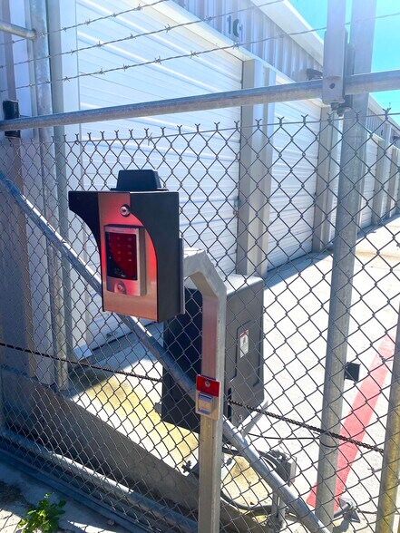 More Photos Of 5325 Yorktown Blvd, Corpus Christi Office For Sale