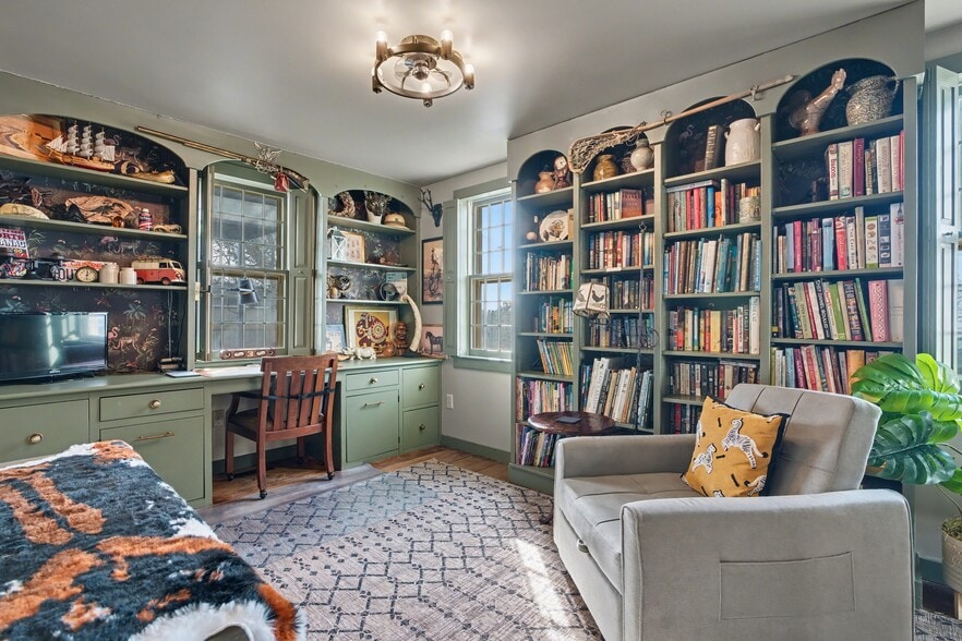 More Photos Of 11 Smith Ave, Niantic Office Residential For Sale