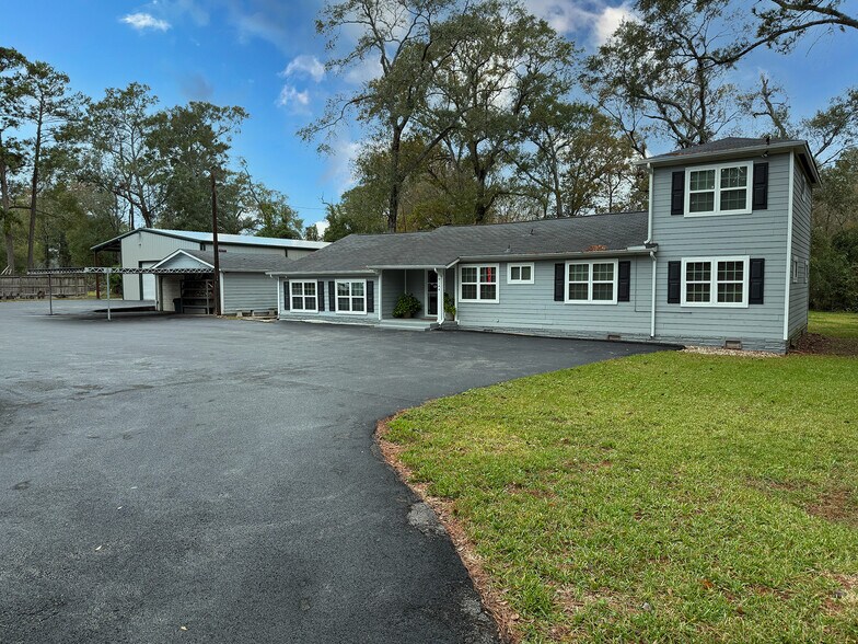 More Photos Of 9144 Sharyn Dr, Conroe Warehouse For Lease