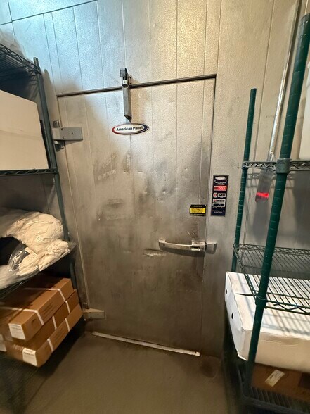 More Photos Of 4935 N Mesa St, El Paso Restaurant For Lease