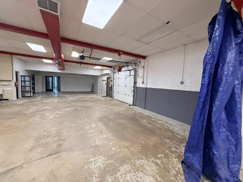 More Photos Of 1525 Parkway Ave, Trenton Manufacturing For Lease