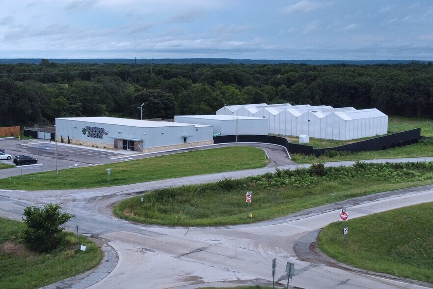 More Photos Of 11315 Hide-A-Way Ln, Thackerville Warehouse For Sale