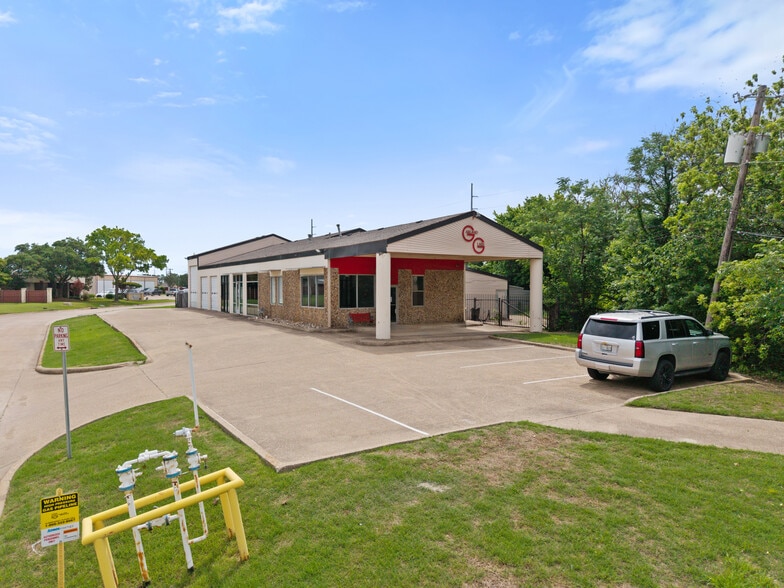 Primary Photo Of 310 Gautney St, Garland Light Manufacturing For Sale