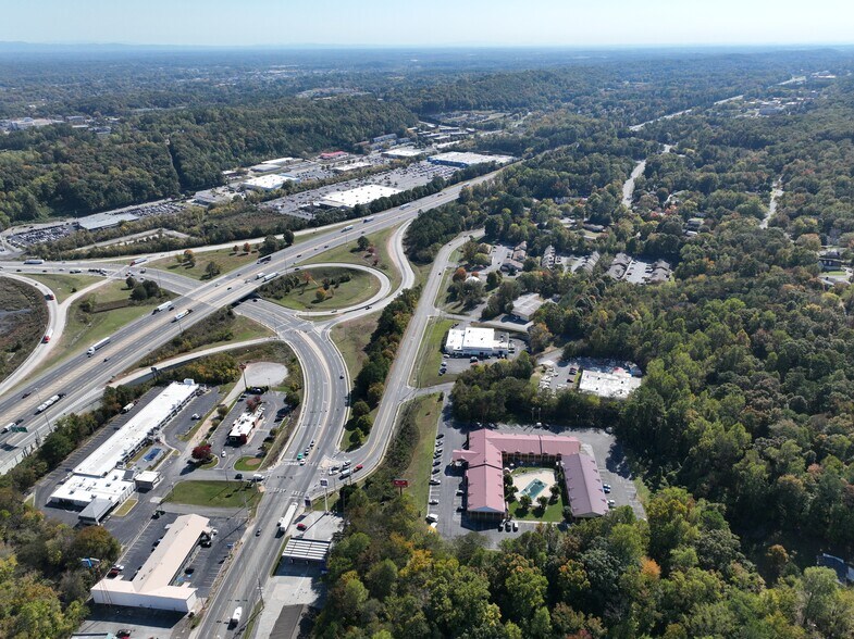 More Photos Of 1507 N Tibbs Rd, Dalton Hotel For Sale