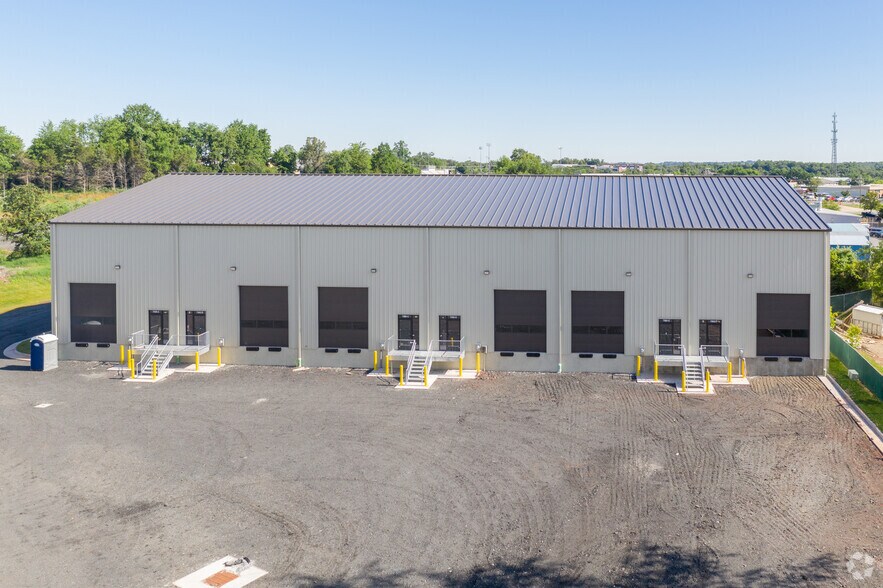 Primary Photo Of 7860 7862 7864 Capital Ct, Manassas Park Warehouse For Lease