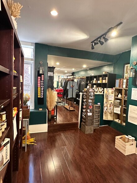 More Photos Of 234 Arch St, Philadelphia Storefront Retail Residential For Lease