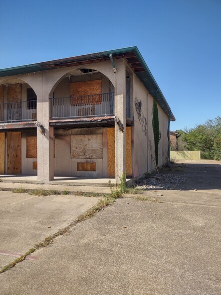 More Photos Of 1216 Interstate Highway 30, Greenville Hotel For Sale