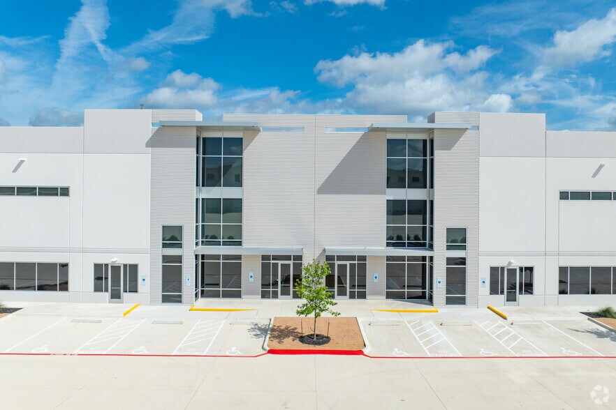 More Photos Of 22867 IH-35, Schertz Industrial For Lease