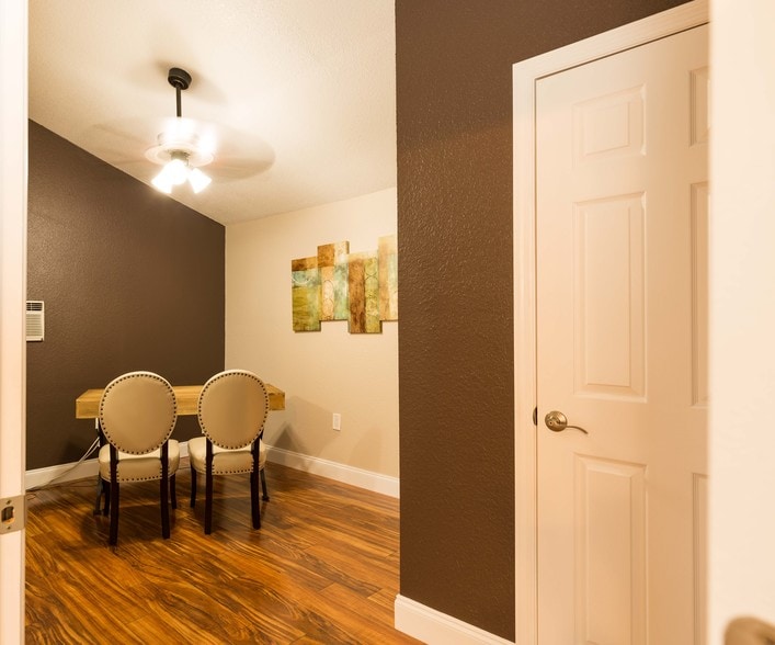 More Photos Of 4498 49th St N, Saint Petersburg Office For Sale