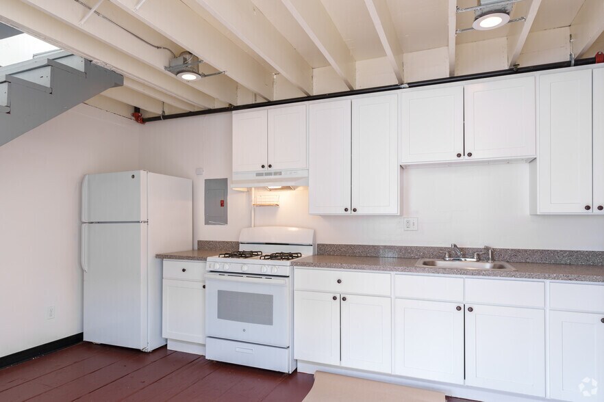 More Photos Of 4401 San Leandro St, Oakland Apartments For Sale