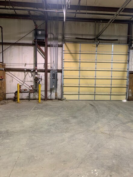 More Photos Of 331 Hill Rd, McKenzie Warehouse For Lease